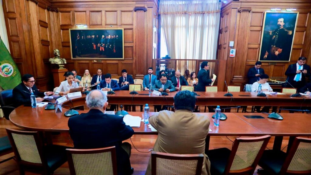 Comisión de Energía y Minas del Congreso discutiendo la ampliación del proceso de formalización minera
